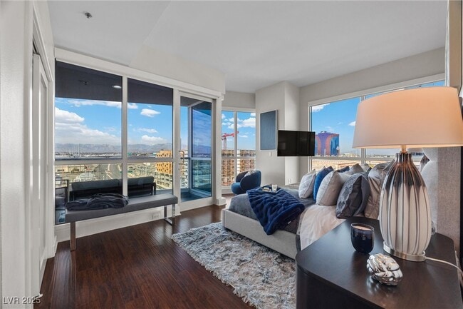 Building Photo - 4525 Dean Martin Dr