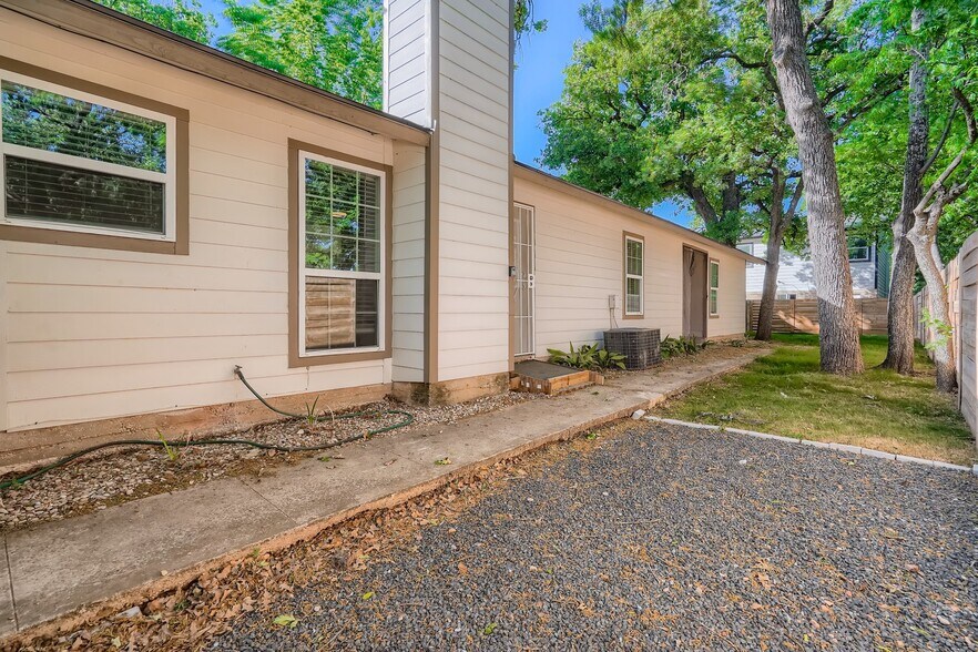 Building Photo - 2704 Wheless Ln
