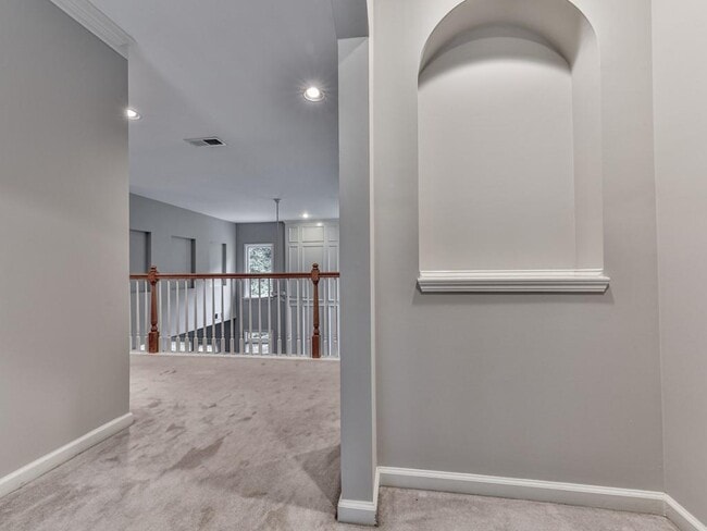 Building Photo - 408 Sixes Dr