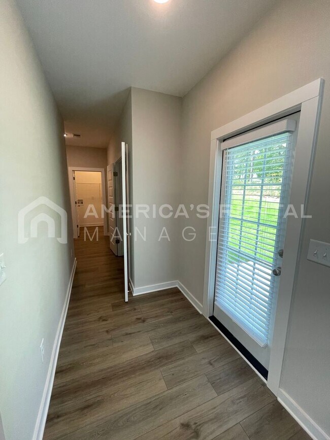 Building Photo - Home for Rent in Weaver, AL!!! Available to View Now!!!