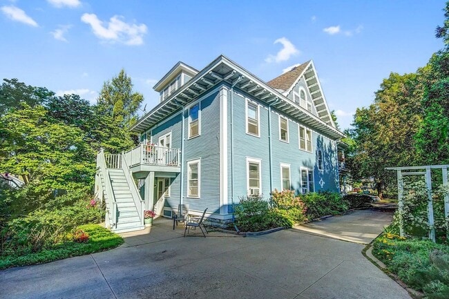 Building Photo - F. Scott Fitzgerald House in Saint Paul Can Be Your Home!