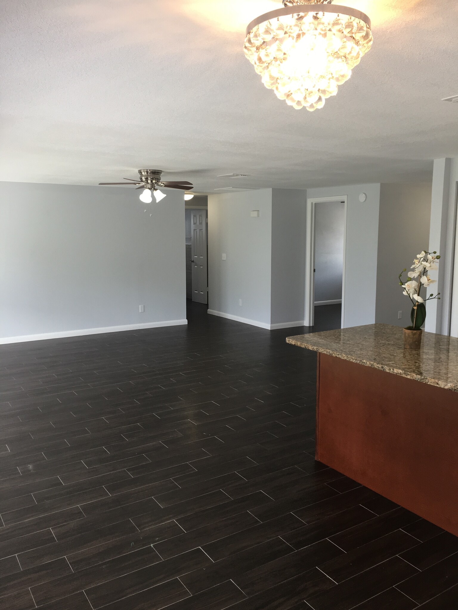 Building Photo - 7104 Hazelwood Ct