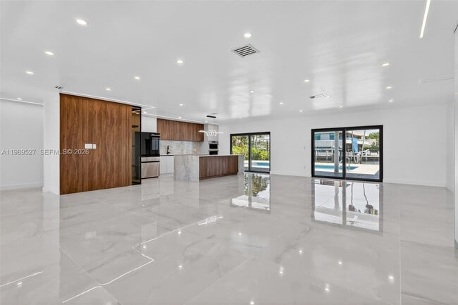 Building Photo - 607 Layne Blvd