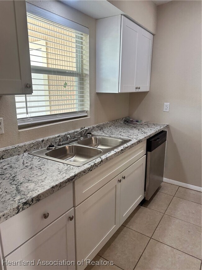 Building Photo - 3303 Astoria Ave