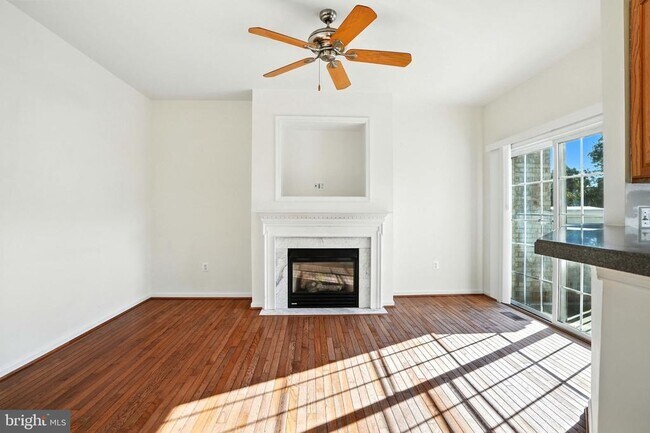 Building Photo - 12180 Abington Hall Pl