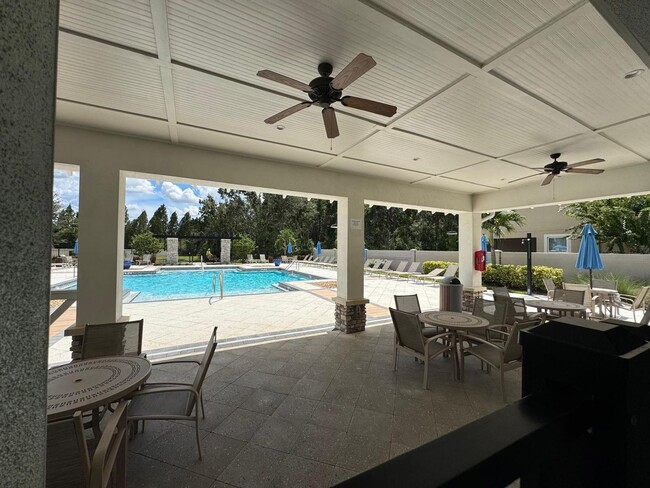 Building Photo - Beautifully maintained 3-bedroom, 2.5-bath townhome