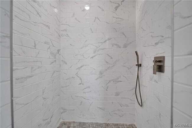Building Photo - 15401 Adelay Ct
