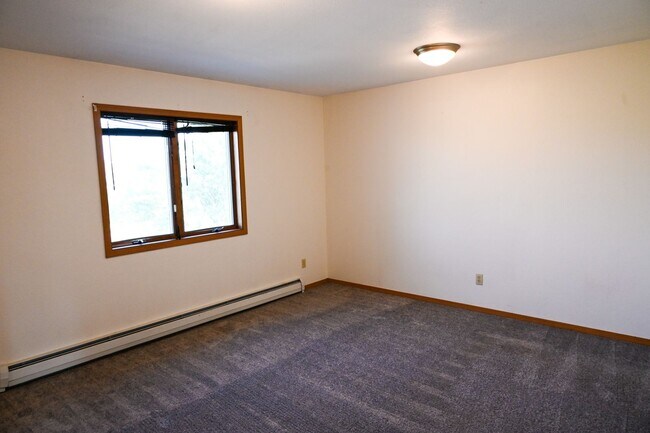 Building Photo - 916 Montana St