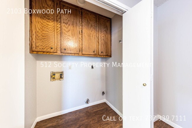 Building Photo - 2103 Boxwood Path