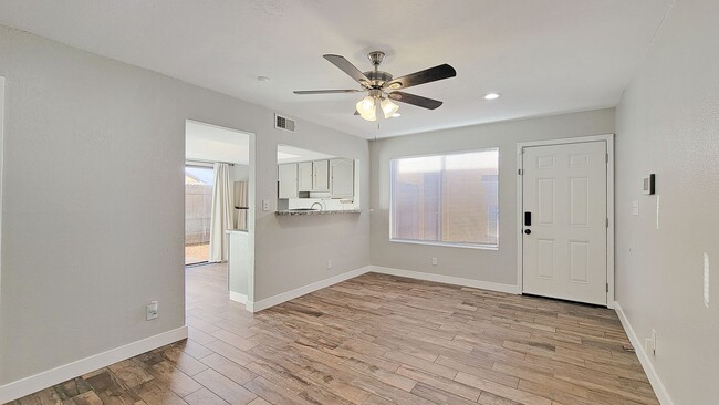 Building Photo - Excellent Townhome with Updated Interior