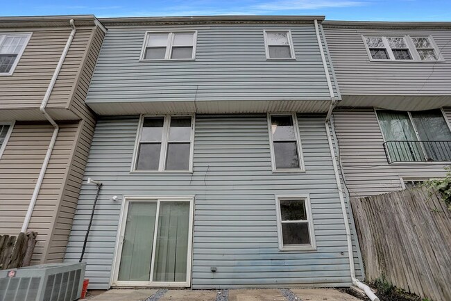 Building Photo - Gorgeous 5 Bedroom In Harford County Ready...