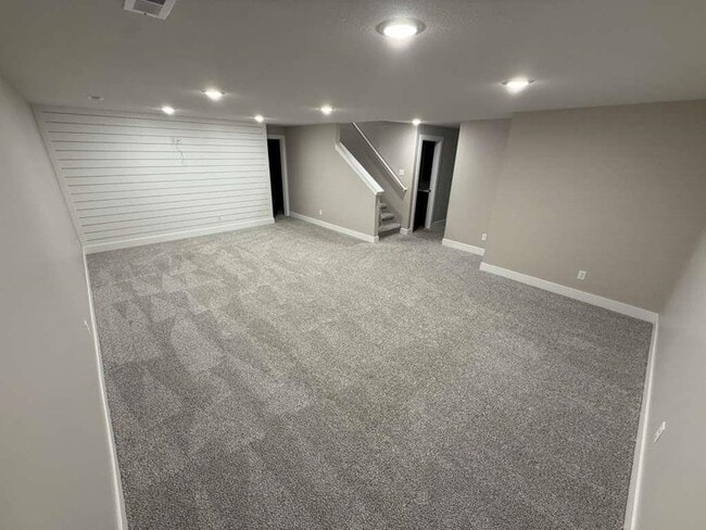 Building Photo - 5150 N Toben Dr