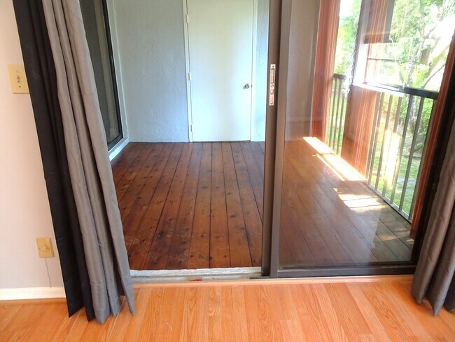 Building Photo - 12260 Sag Harbor Ct
