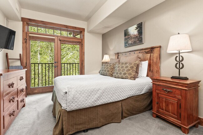Building Photo - 2905 Mountaineer Cir