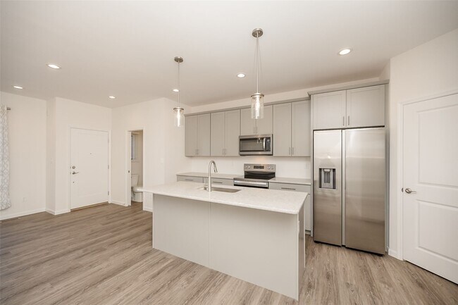 Building Photo - 30 Pheasant Ln