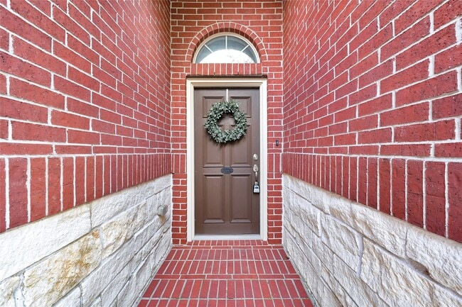 Building Photo - 31 Hearthwick Rd