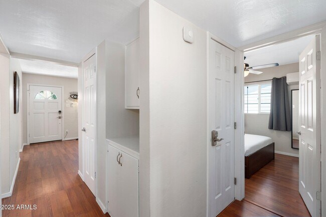 Building Photo - 7608 E Catalina Dr