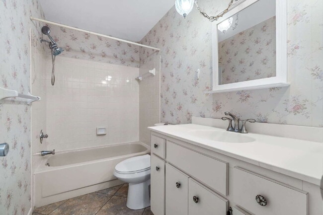 Building Photo - 2BR 2BA Villa Available Now On Top of the Word!