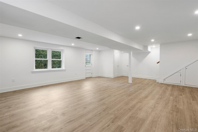 Building Photo - 319 Wagner Ave