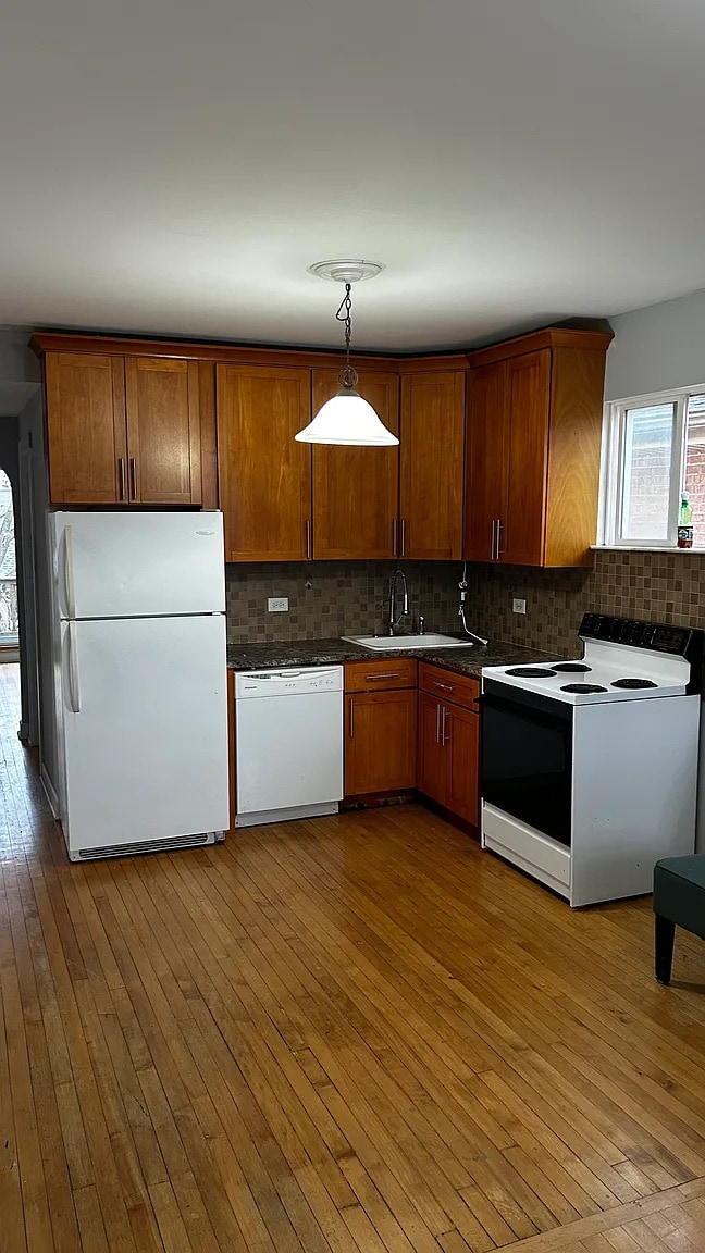 Building Photo - 2728 N Mulligan Ave