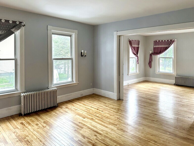 Building Photo - 115 Highland Ave