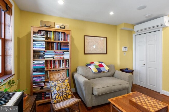 Building Photo - 928 Irving St