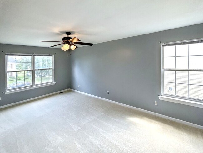 Building Photo - 6432 Goldenrod Ct