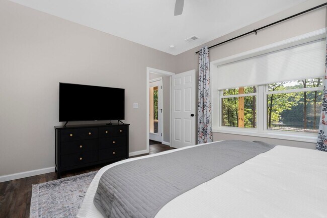 Building Photo - Tranquil Waters - Furnished Monthly Rental