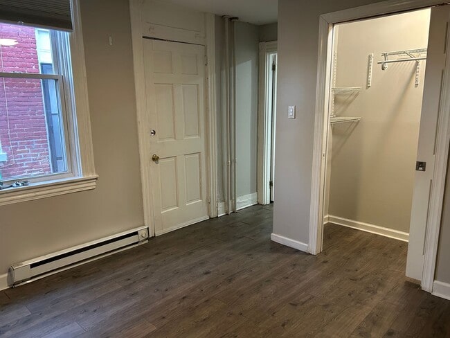 Building Photo - 615 W Orange St