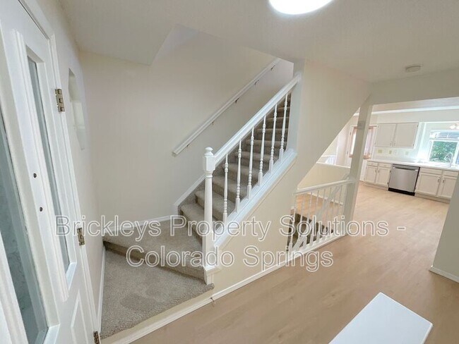 Building Photo - 7993 Scarborough Dr