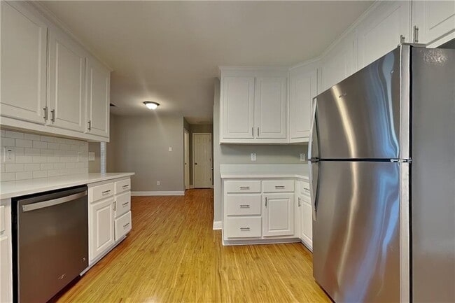 Building Photo - 3205 Wellbrook Dr