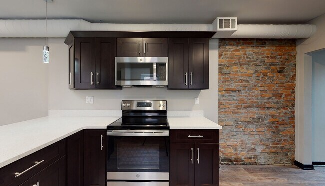 Kitchen - 1819 E Carson St