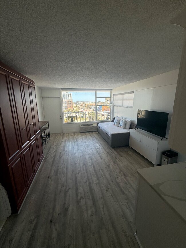 Building Photo - 800 N Atlantic Ave
