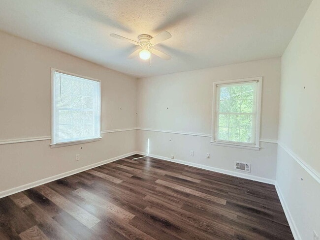 Building Photo - Welcome Home to Timeless Charm and Modern Comfort