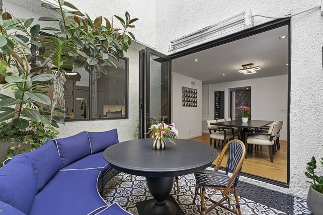 Building Photo - 2237 Century Hill