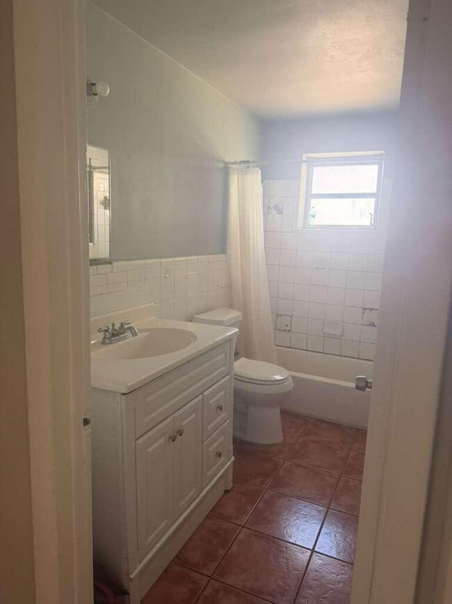 Building Photo - 314 Douglass Ave