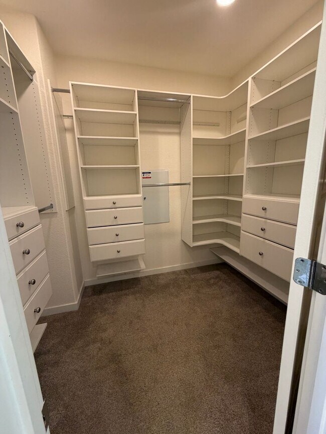 Building Photo - 3 bedroom | 2.5 bathroom | McKinley Village Single Family Home