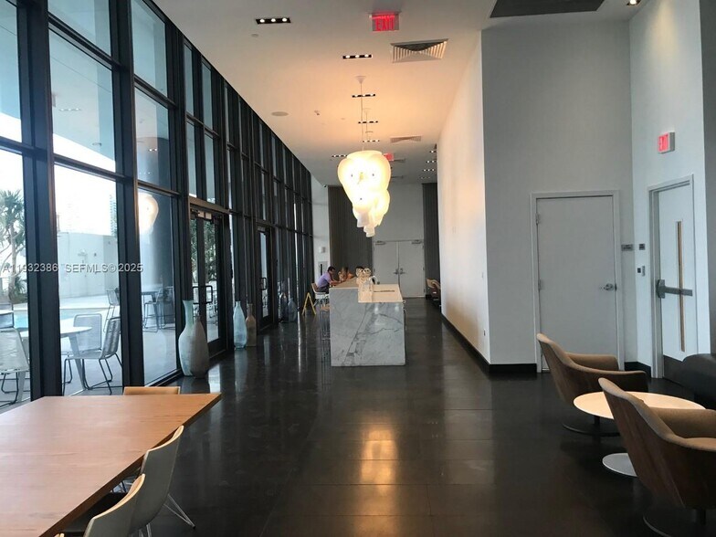 Building Photo - 1600 NE 1st Ave