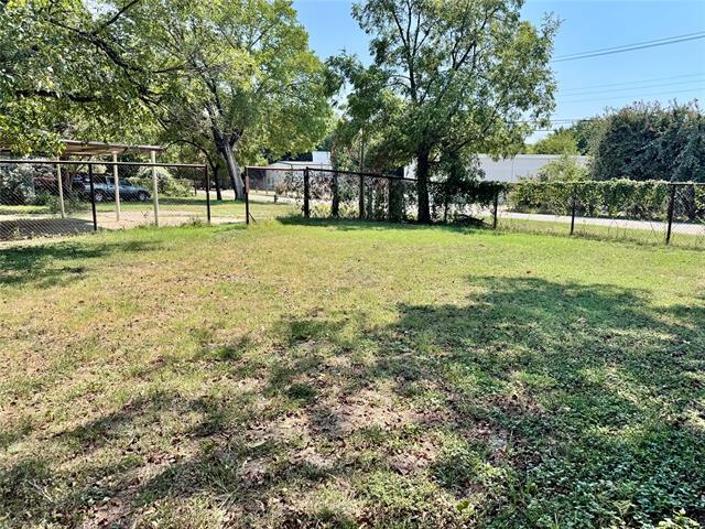 Building Photo - 6712 Oak Crest Dr E
