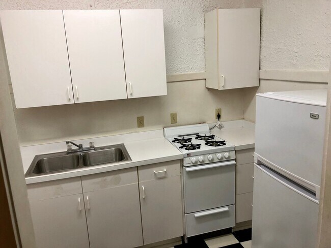 Building Photo - Uptown Studio, one block off of St. Charles Ave!