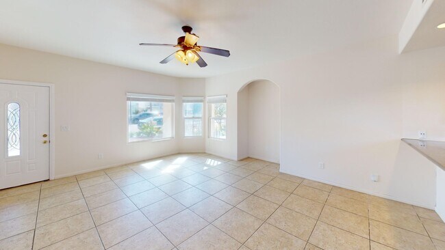 Building Photo - 256 Elm Ave