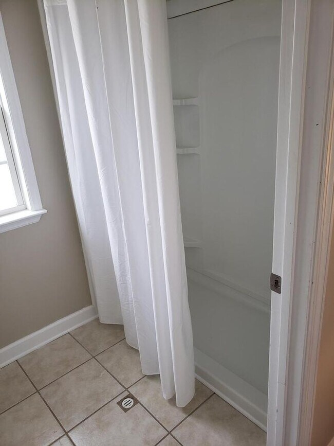 Building Photo - The Woodlands Subdivision/ Level Plains .... COMPLETELY FURNISHED WITH POOL!!!