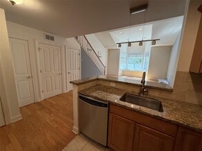 Building Photo - 1405 Round Pointe Dr