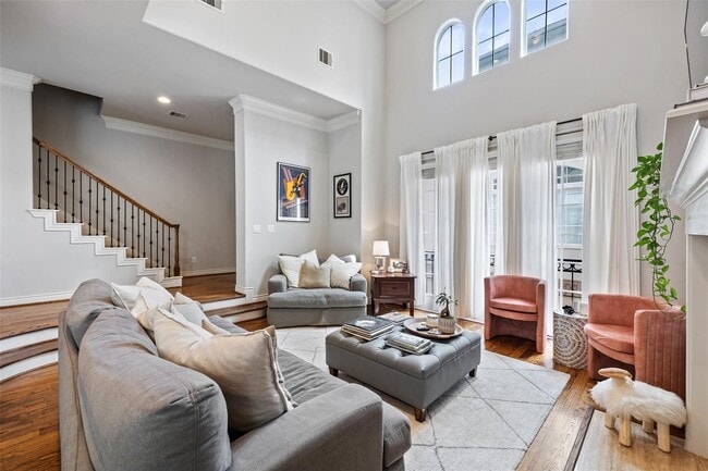 Building Photo - 2712 Sherwin St