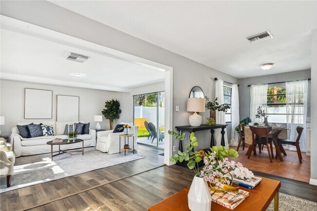 Primary Photo - Stunning POOL Home in St. Petersburg, FL P...
