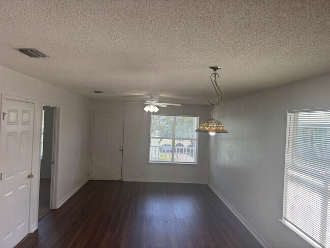 Building Photo - 567 Florosa Ct