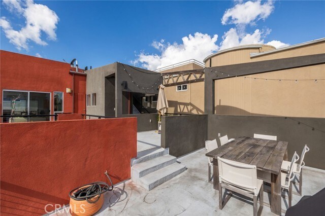 Building Photo - 701 Loma Dr