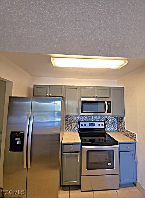 Building Photo - 2885 Winkler Ave