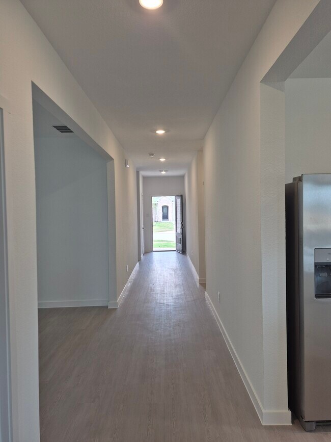 Building Photo - 224 Pine St