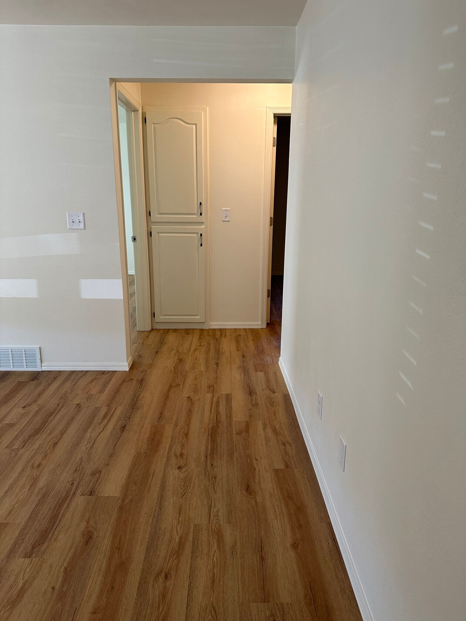Building Photo - N424 Kilsdonk Ct